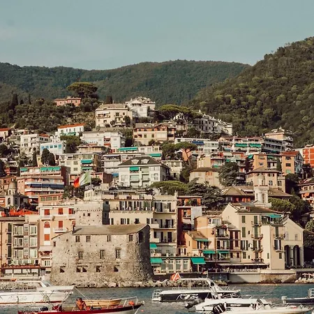 Bilocale Golf One Bedroom & Living With Sofa Bed Apartamento Rapallo