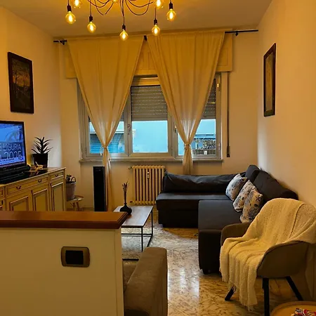 Bilocale Golf One Bedroom & Living With Sofa Bed Apartamento