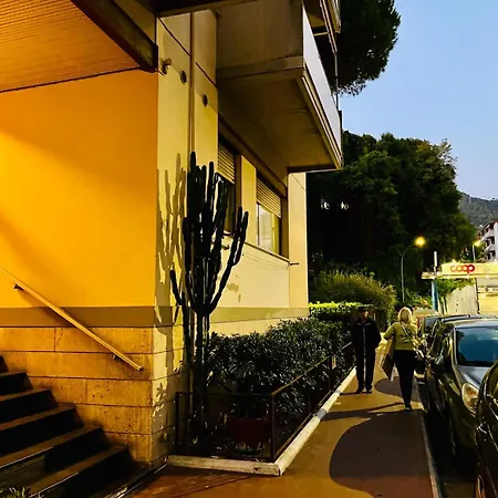 Apartamento Bilocale Golf One Bedroom & Living With Sofa Bed Rapallo